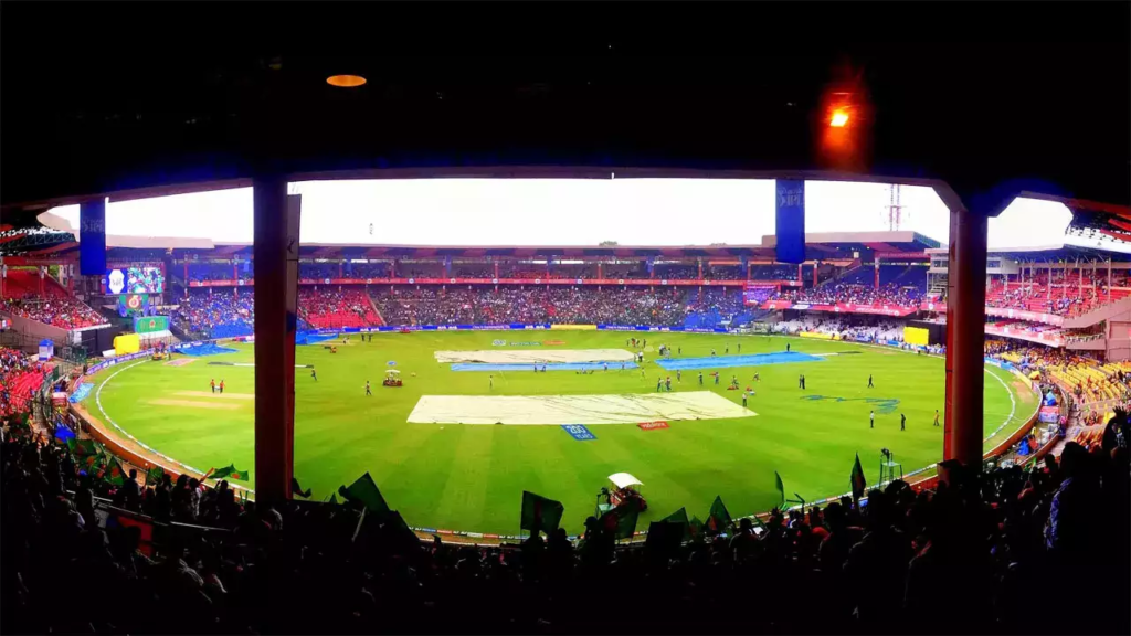 M. Chinnaswamy Stadium (Bengaluru): This stadium has a seating capacity of 40,000 spectators and is known for its picturesque setting and lush green outfield.